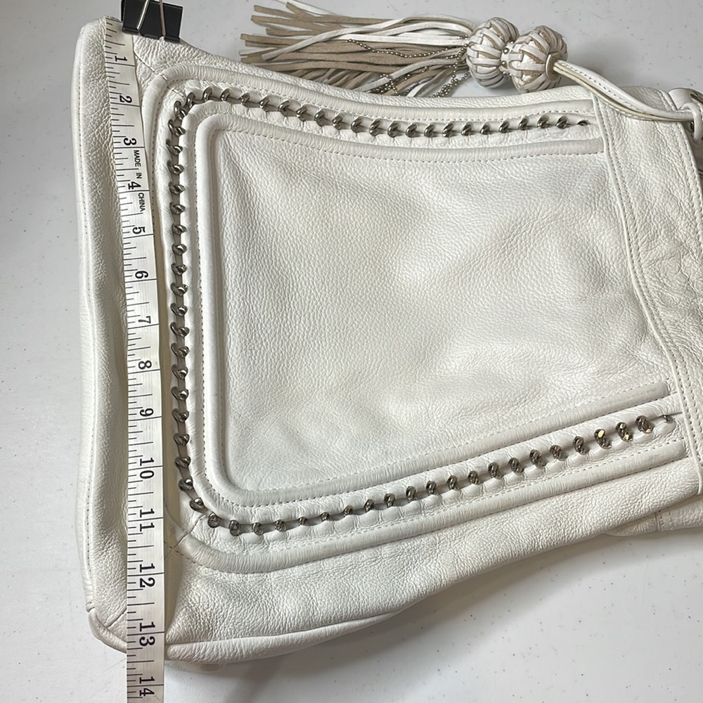 ☔️ WHITE LEATHER BOHEMIAN W/TASSLE EUC CONDITION!!! - Picture 7 of 15